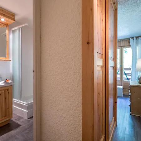 Aux Pieds Des Pistes - 3 Pieces Pour 6 Personnes - Fr-1-694-111